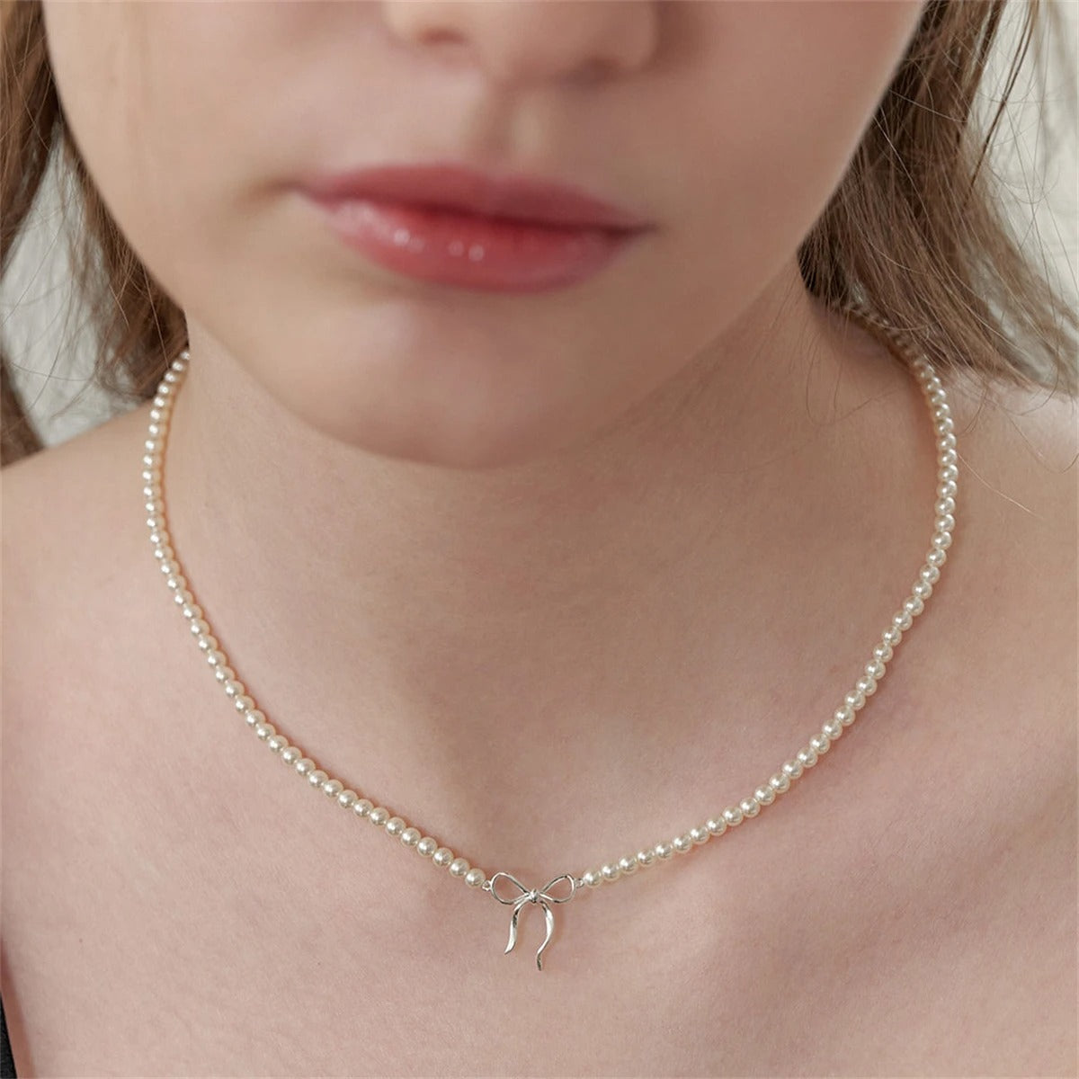 Elegant Beaded Pearl Bow Pendant Necklace – 18K Gold Plated